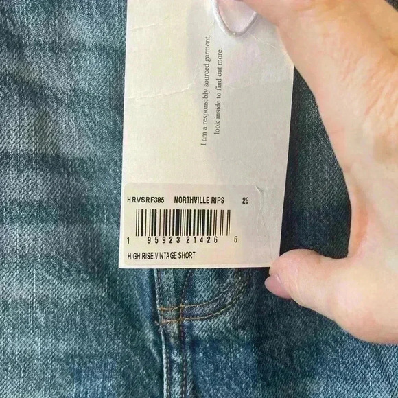 NWT $218 FRAME NORTHVILLE RIPS HIGH RISE VINTAGE SHORTS SIZE 26. - Picture 7 of 8